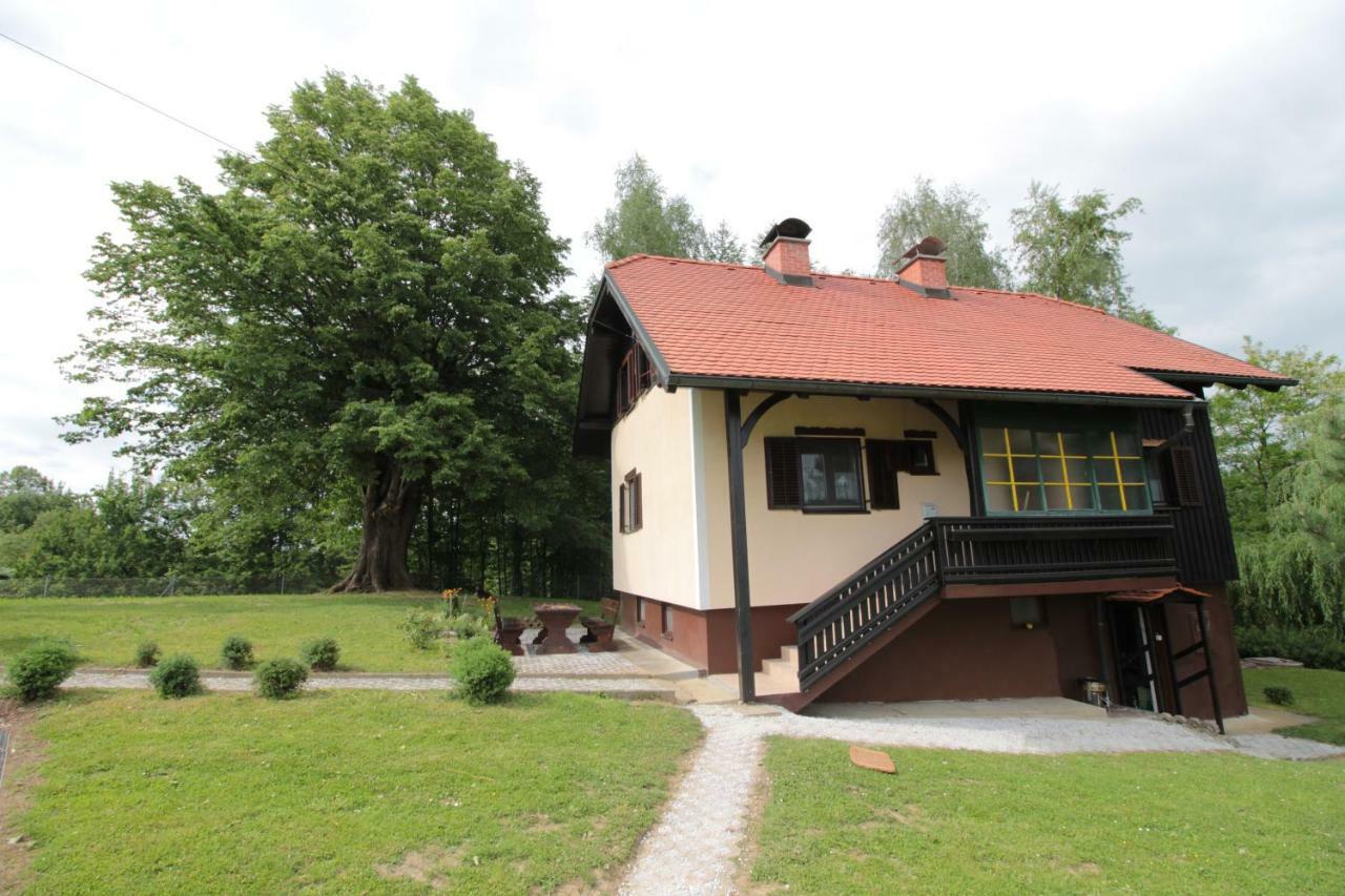 Holiday Home Winzerhaus Eva Spicnik Exteriör bild